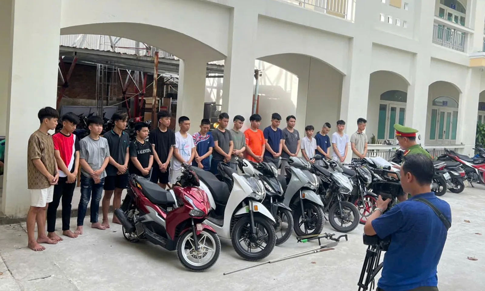 Khởi tố 14 thanh thiếu niên gây rối trật tự công cộng trên đường phố Đà Nẵng