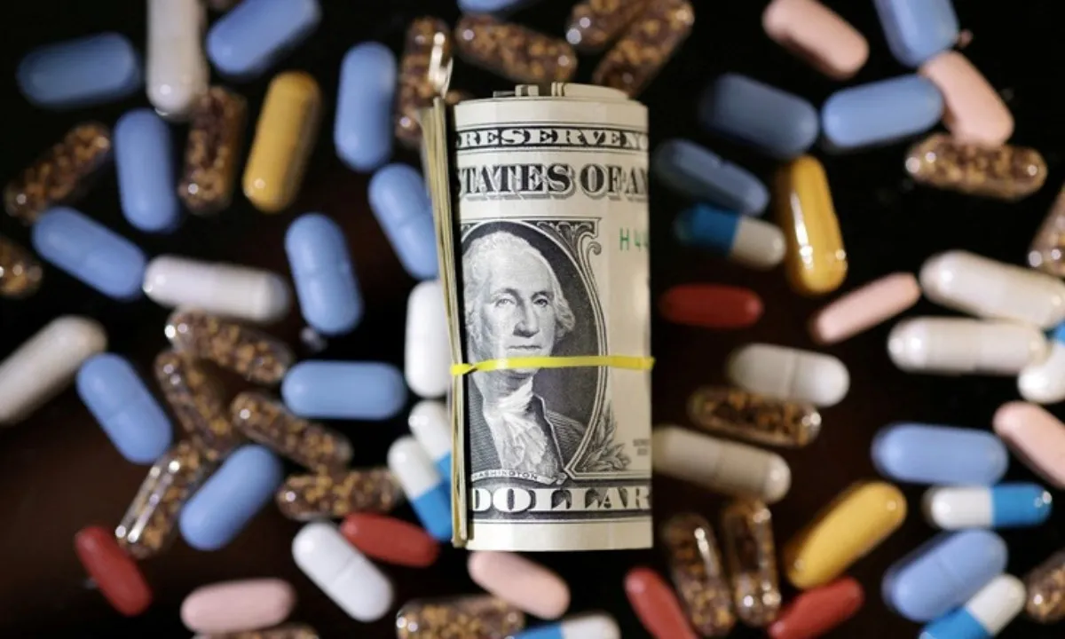 Ông Trump ép đại gia dược toàn cầu giảm giá thuốc