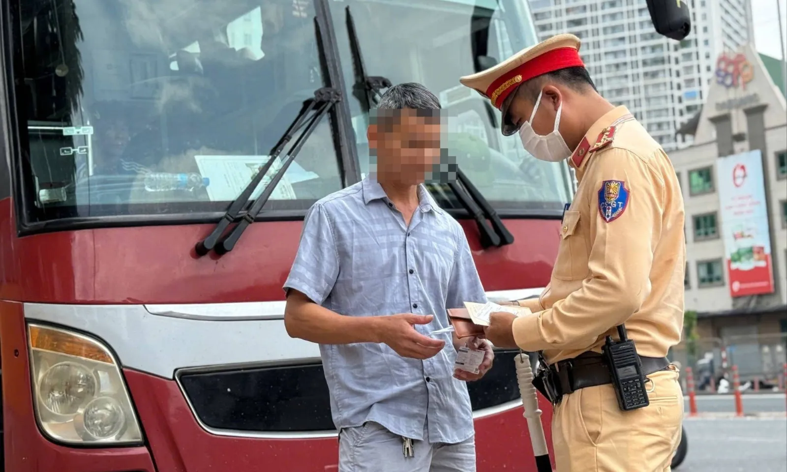 Sau 5 ngày cao điểm: 66 vụ tai nạn liên quan xe kinh doanh, 38 người tử vong