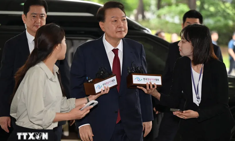 Không thể áp giải cựu Tổng thống Yoon Suk Yeol ra thẩm vấn do ông “kiên quyết từ chối”