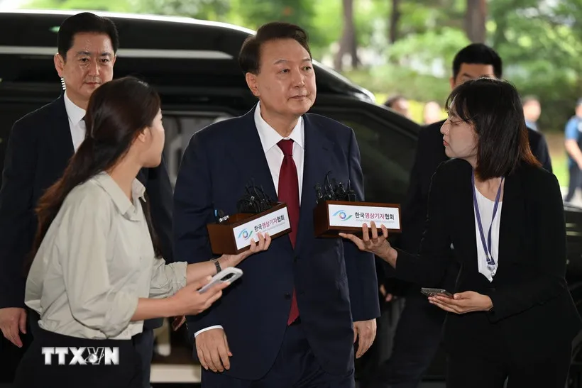 yoon-suk-yeol
