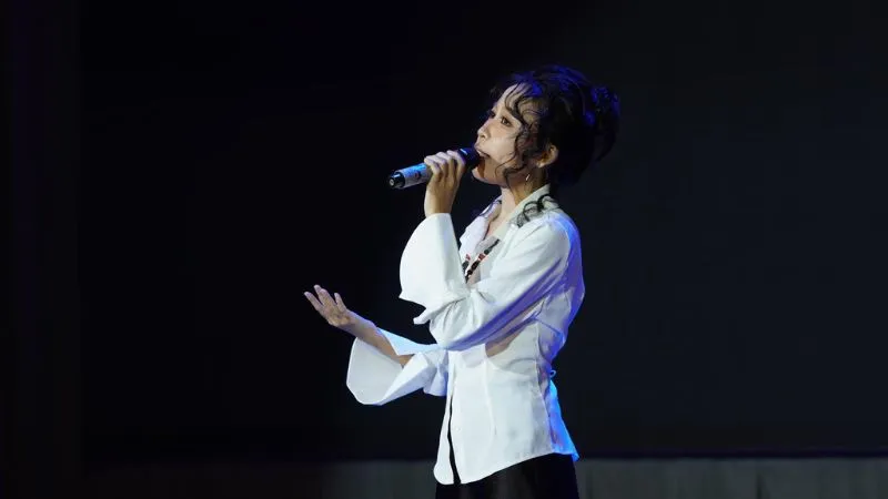 profile-mer-co-nang-dung-sau-hang-loat-hit-chua-lanh