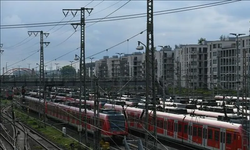 Tấn công phóng hỏa tê liệt tuyến đường sắt Düsseldorf