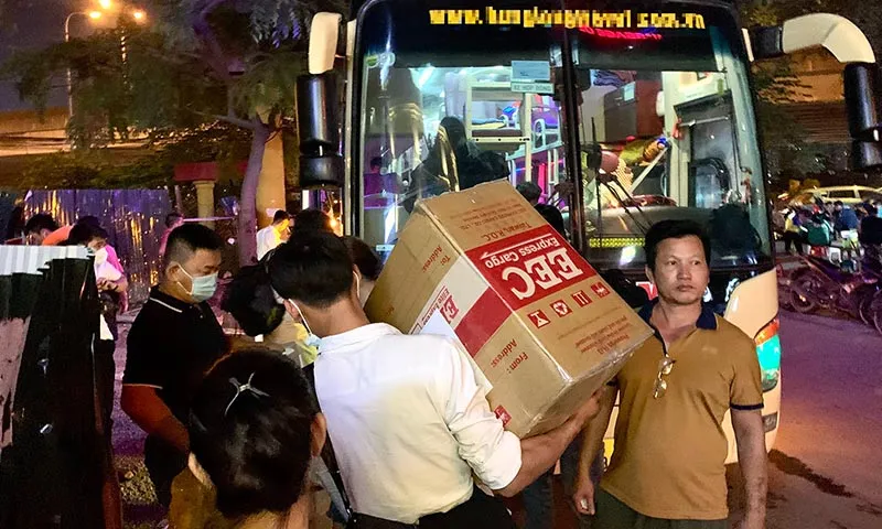 Ttăng nặng mức phạt với hành vi thành lập, tổ chức điểm giao dịch đón, trả khách, bốc dỡ hàng hóa trái phép Ảnh minh họa