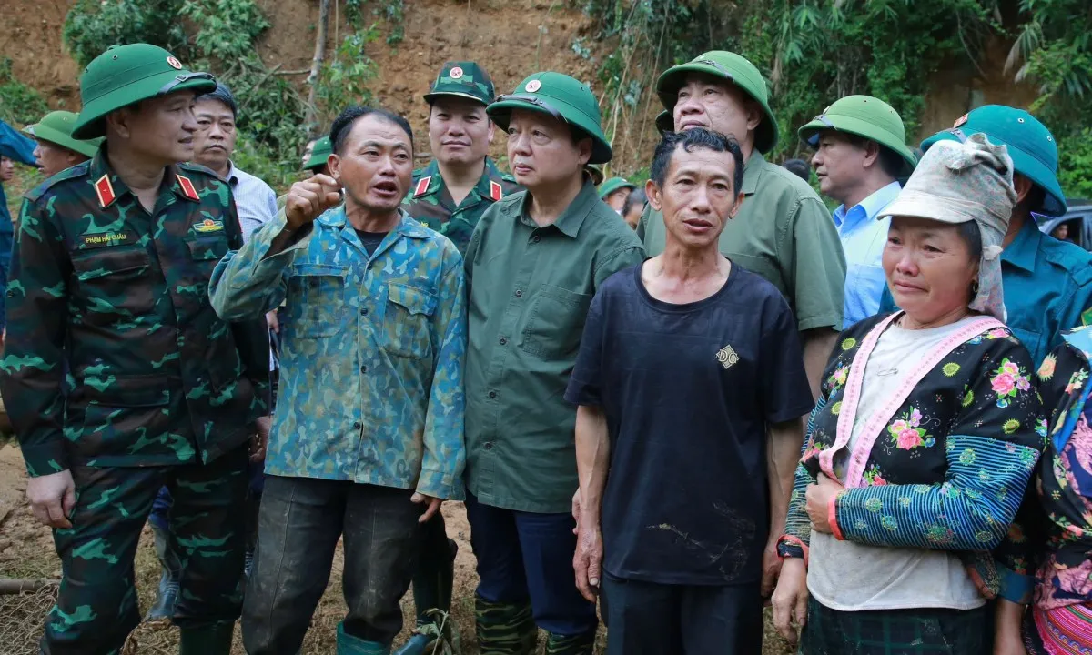 Phó Thủ tướng Trần Hồng Hà trực tiếp thị sát vùng lũ Điện Biên