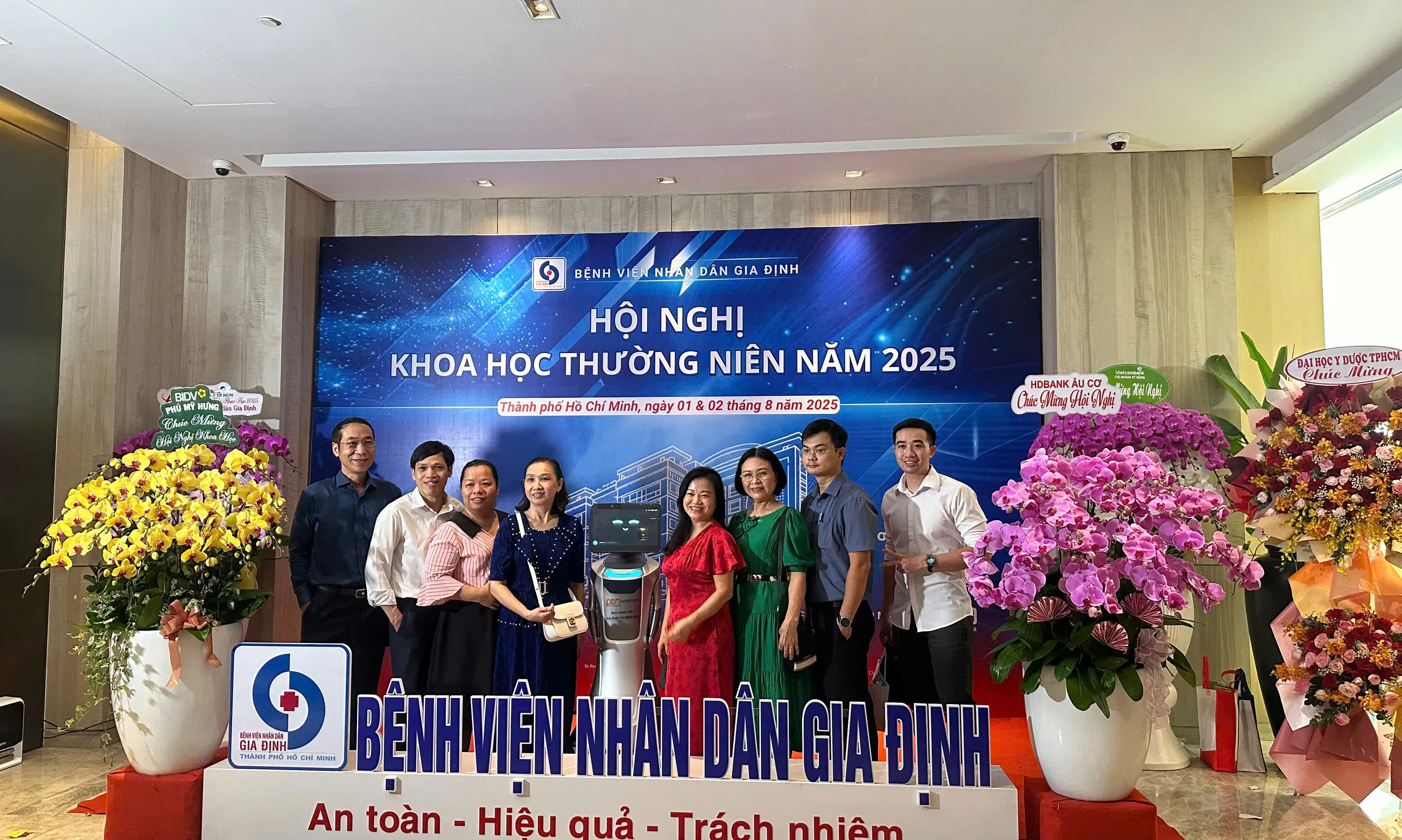 Rộn ràng hội nghị khoa học thường niên Bệnh viện Nhân dân Gia Định 2025