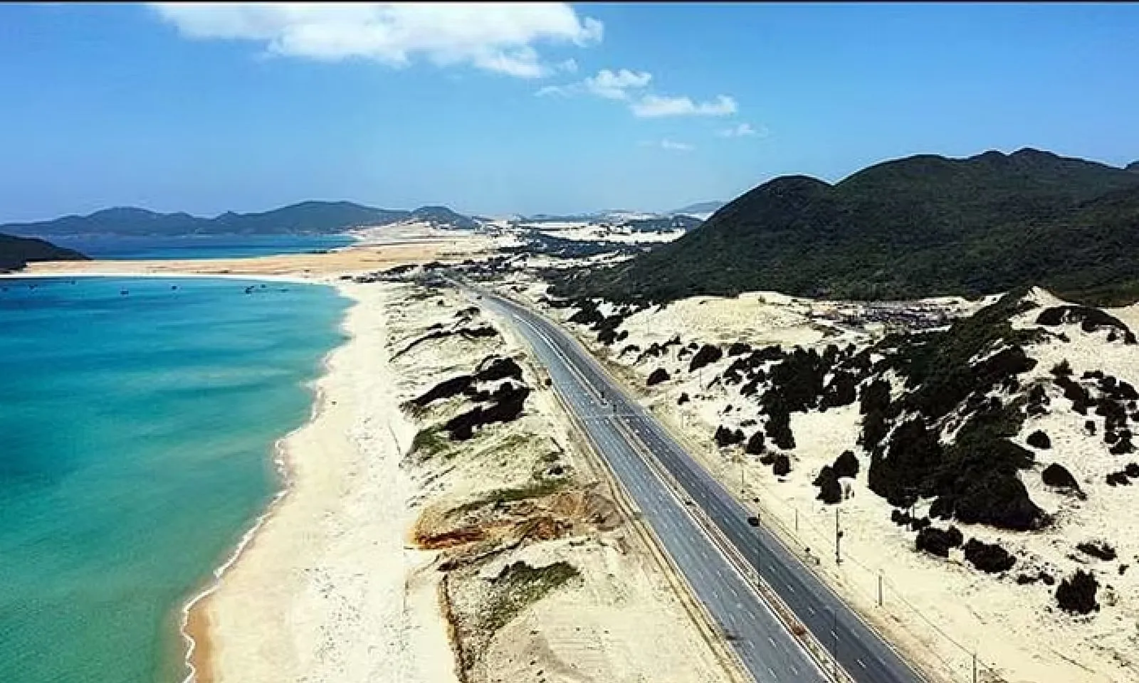 Phấn đấu hoàn thành 3.000km cao tốc, gần 2.000km đường ven biển trong năm 2025