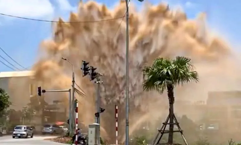 Thử áp lực nước chứ không phải vỡ ống nước!