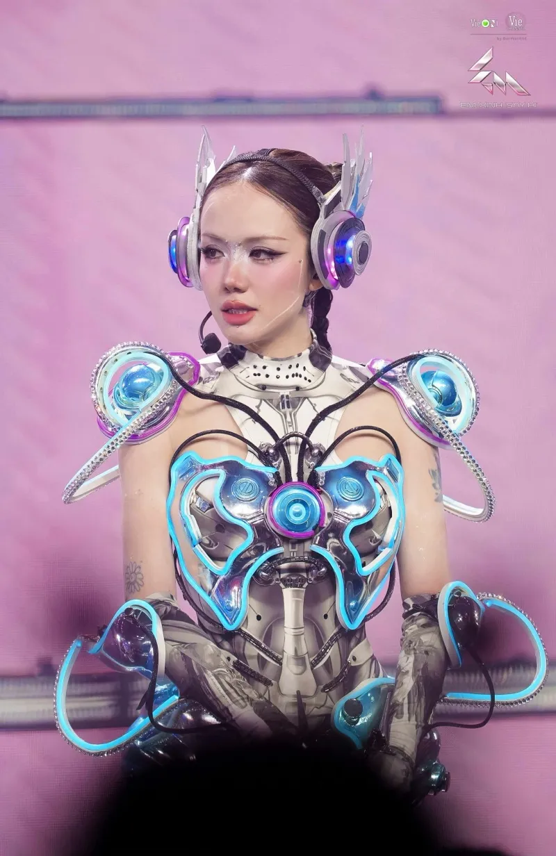 phuong-ly-live401