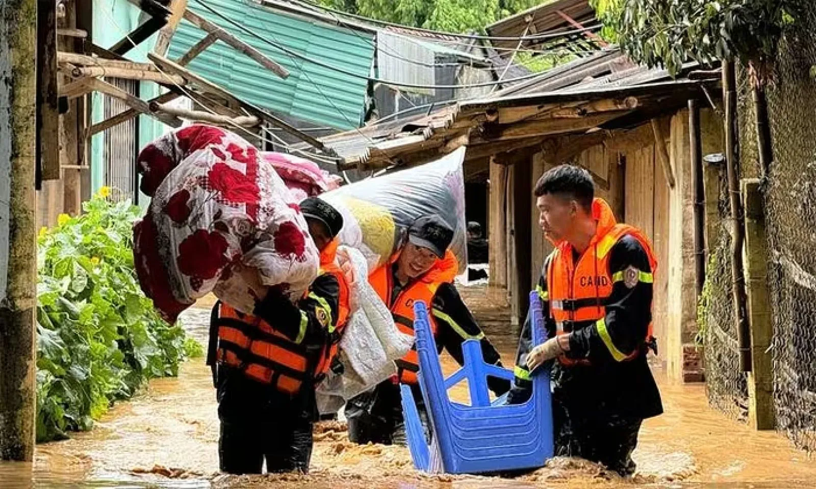 Hỗ trợ khẩn cấp 250 tỉ đồng giúp Điện Biên, Sơn La, Nghệ An khắc phục hậu quả mưa lũ