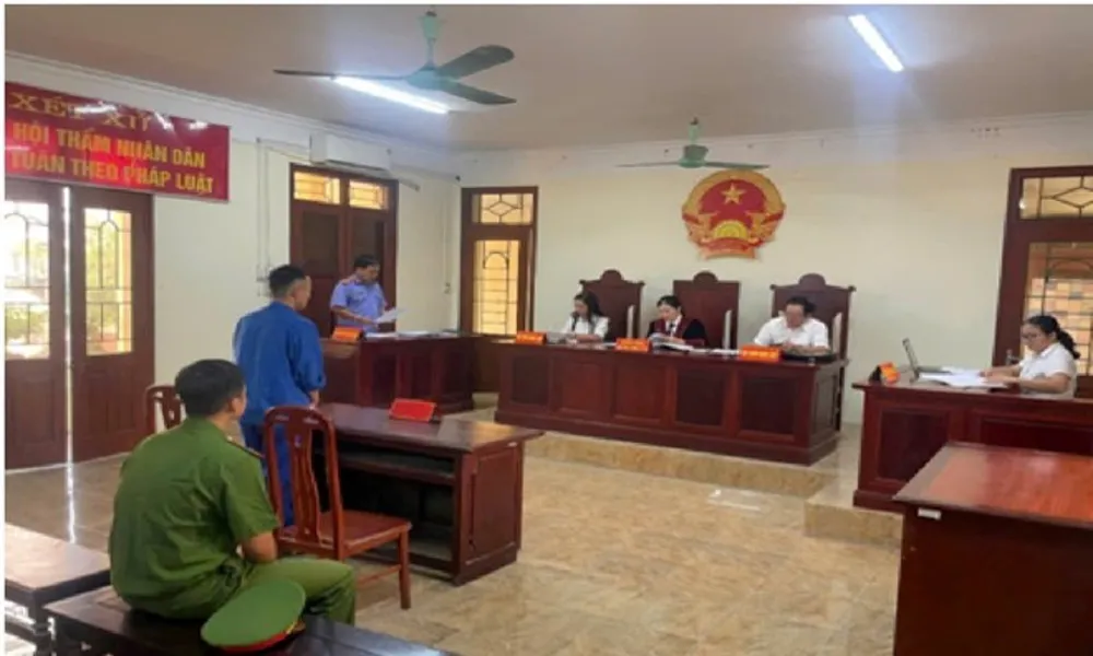 8 tháng tù cho thanh niên đột nhập di tích trộm tiền công đức
