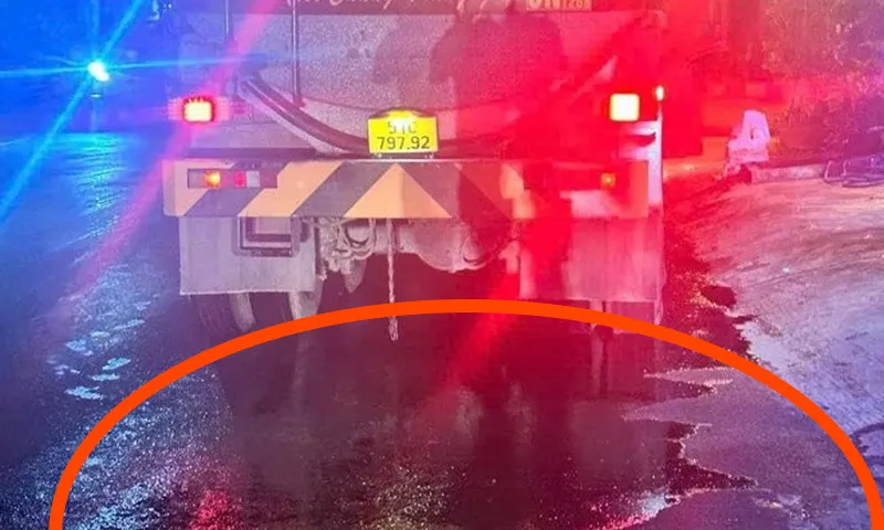 Sự cố xe bồn chở nhựa đường rò rỉ trên Quốc lộ 1 tại Khánh Hòa