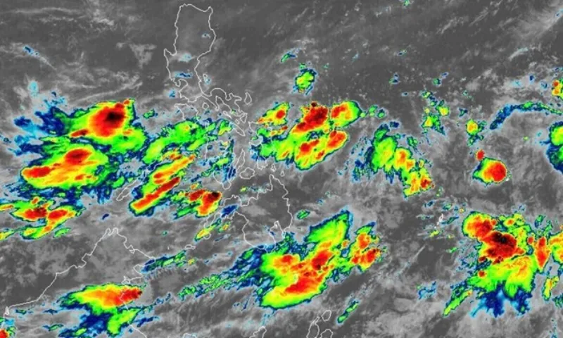 Dự báo thêm 17 cơn bão gần Biển Đông đến đầu năm 2026