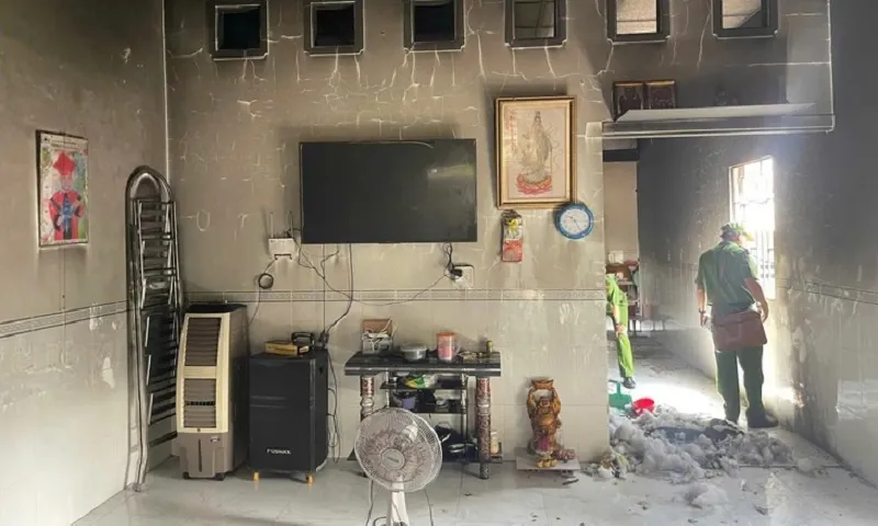 An Giang: Mâu thuẫn tiền bạc, người đàn ông đốt nhà vợ hờ rồi ra đầu thú 