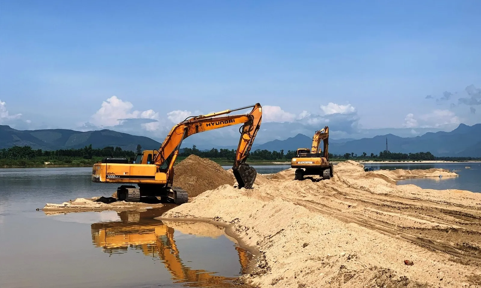 Gia Lai khảo sát trữ lượng cát phục vụ thi công cao tốc Quy Nhơn - Pleiku