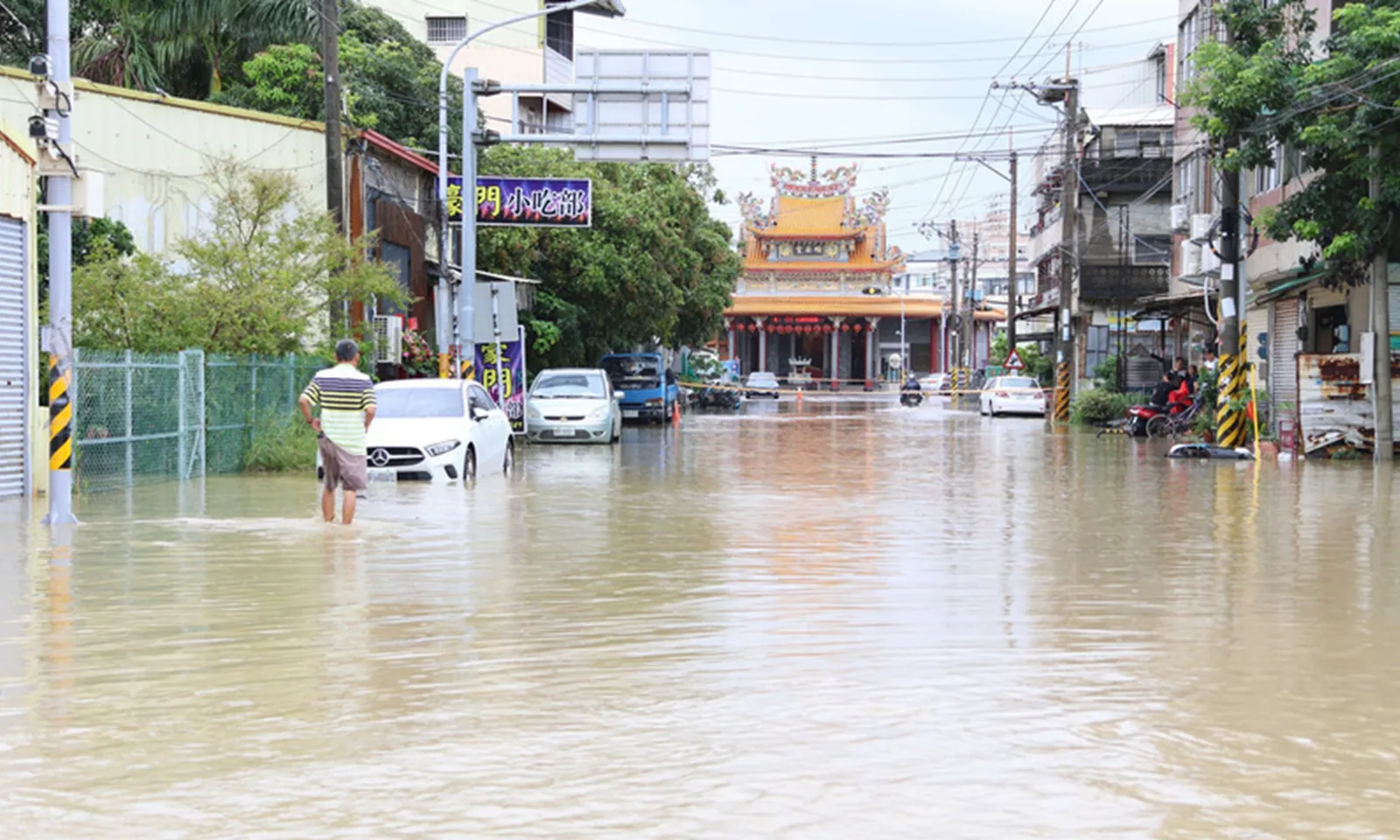 Lượng mưa của cả năm đổ xuống Đài Loan: 4 người chết, hơn 5.900 người phải sơ tán