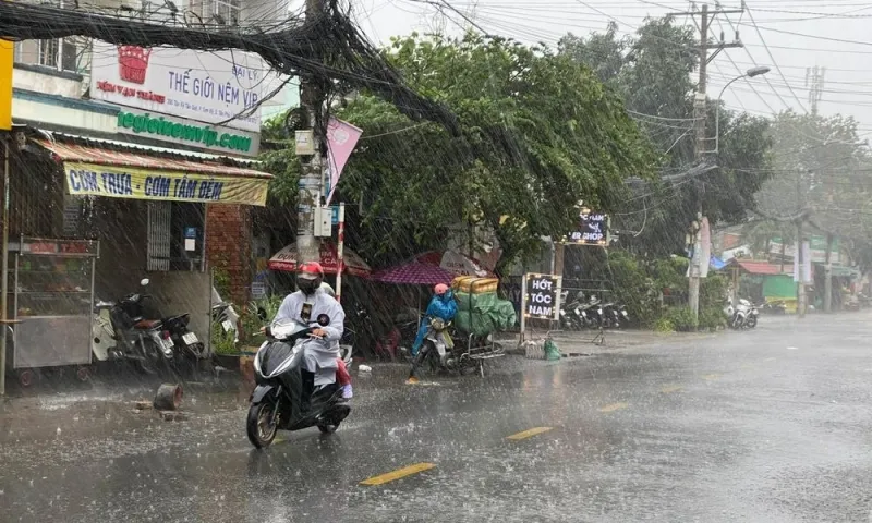 TPHCM sắp đón đợt mưa dông gia tăng từ 10/8