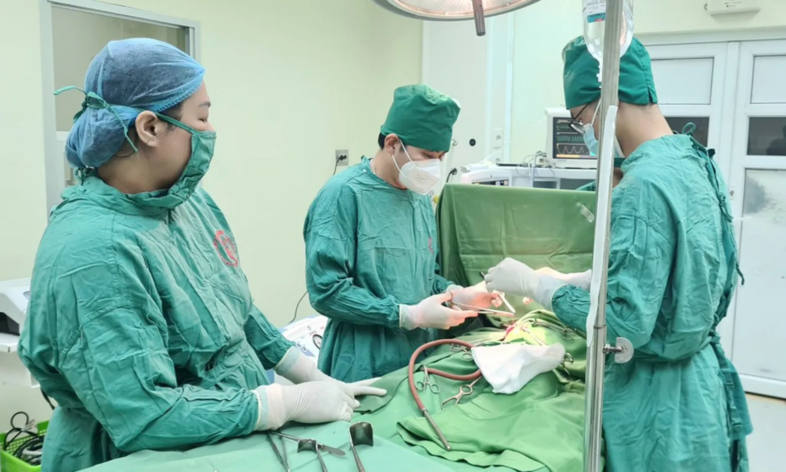 Cứu sống bé trai 4 tuổi bị vỡ gan, vỡ lách vì văng xuống nền đất sau tai nạn giao thông