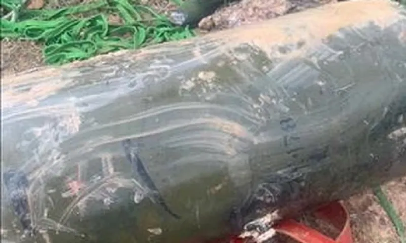 Di dời thành công quả bom nặng 350kg ở vùng lũ Điện Biên