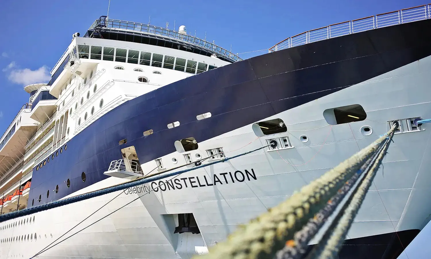 Tàu du lịch Celebrity Constellation gặp sự cố mất điện trên biển Địa Trung Hải