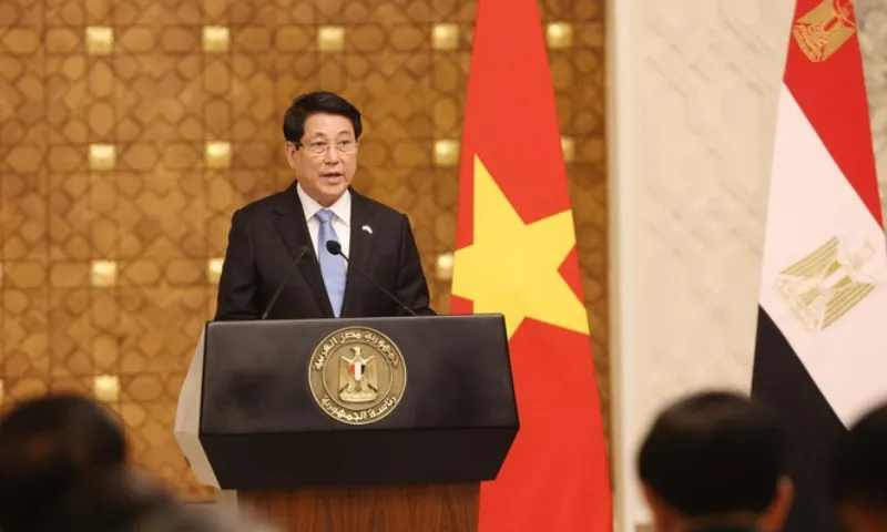 chu-tich-nuoc-luong-cuong-va-tong-thong-ai-cap-abdel-fattah-el-sisi-thong-bao-ket-qua-hoi-dam-8191993-2
