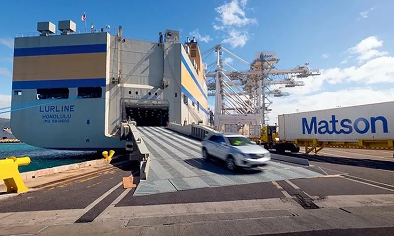 Một tàu chở ôtô của Matson tại cảng Honolulu - Ảnh Matson
