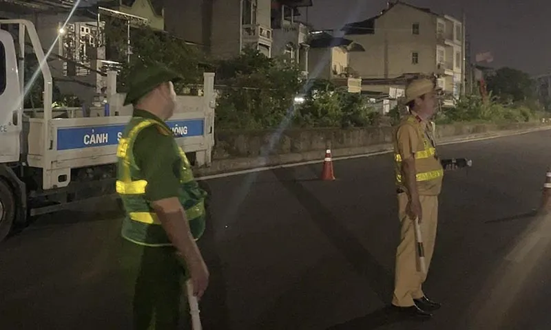 Tuần tra kiểm soát 24 24 tại Hà Nội - Ảnh