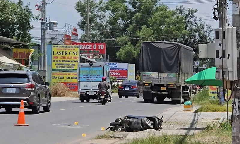 Xe tải va chạm xe máy, một người tử vong