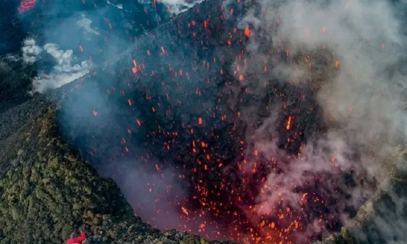 bán đảo Kamchatka, mà còn khiến bán đảo này dịch chuyển 2m về phía đông nam - Ảnh AFP