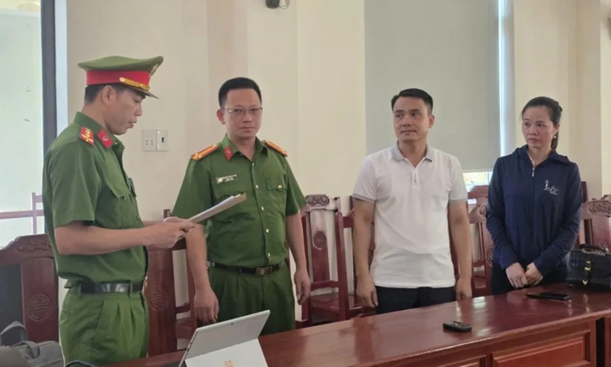 cong-an-thi-hanh-quyet-dinh-khoi-to-ong-vu-ngoc-liem-17544789854941622149756