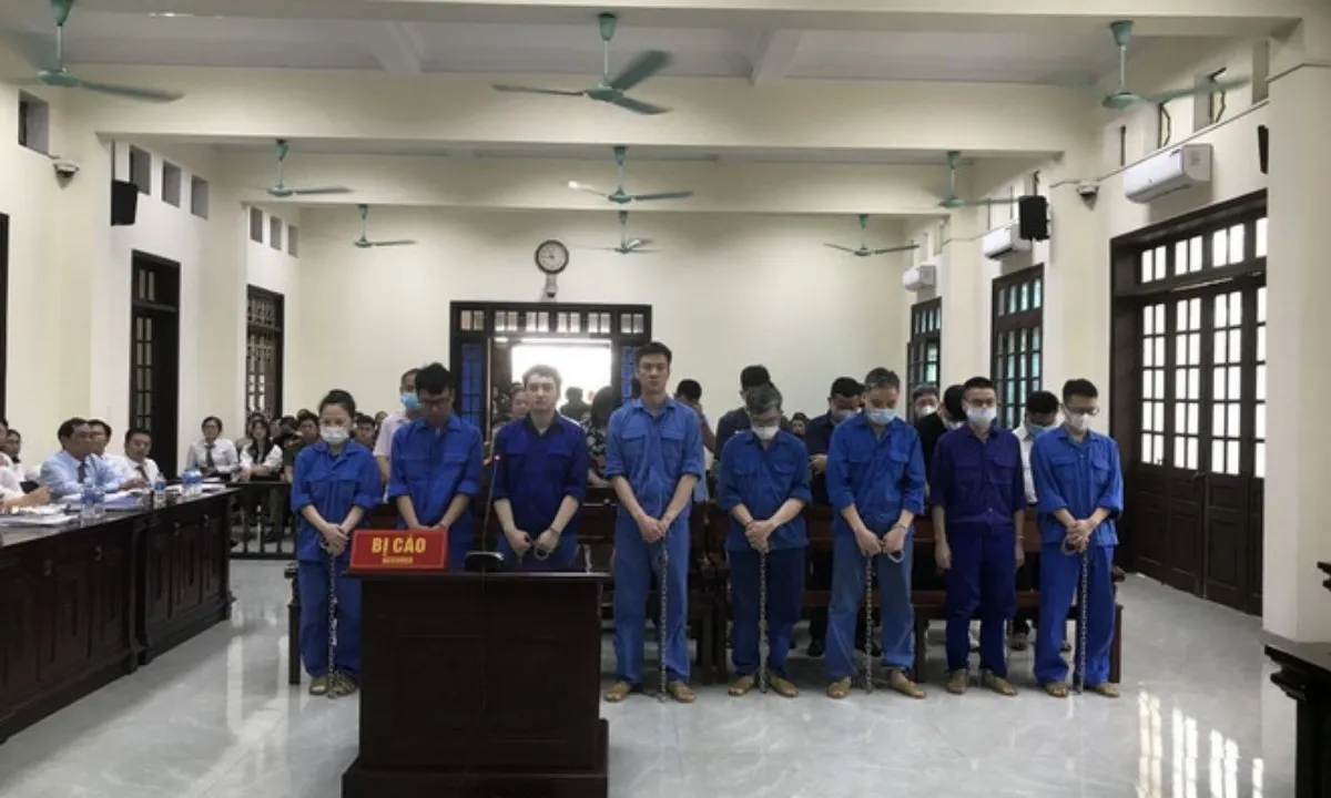 Lật tẩy đường dây buôn lậu gỗ hơn 1.800 tỷ