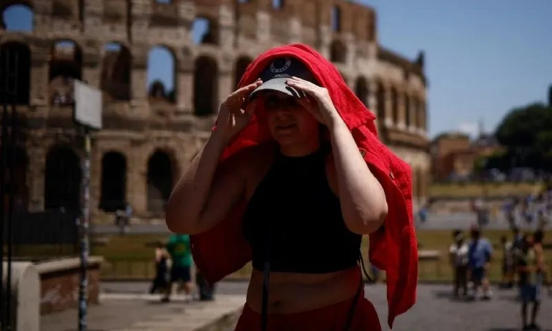 Nắng nóng cực đoan tấn công châu Âu và châu Á