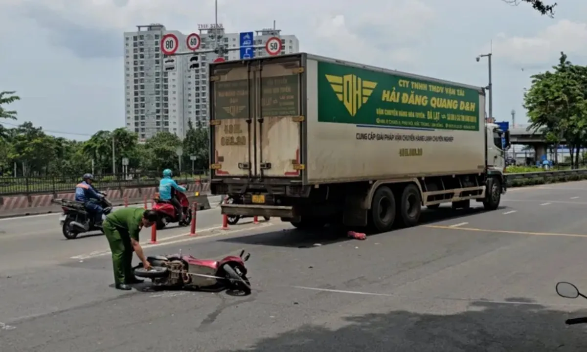 Cô gái 18 tuổi tử vong thương tâm dưới bánh xe tải