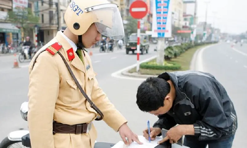 Cảnh báo lừa đảo: CSGT không gọi điện, nhắn tin báo lỗi vi phạm