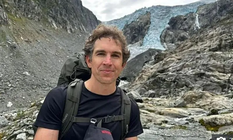 Alec Luhn, 38 tuổi, là một phóng viên người Mỹ - Nguồn Facebook