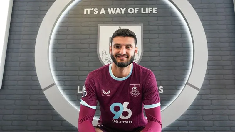 Armando Broja gia nhập Burnley. Ảnh: Internet