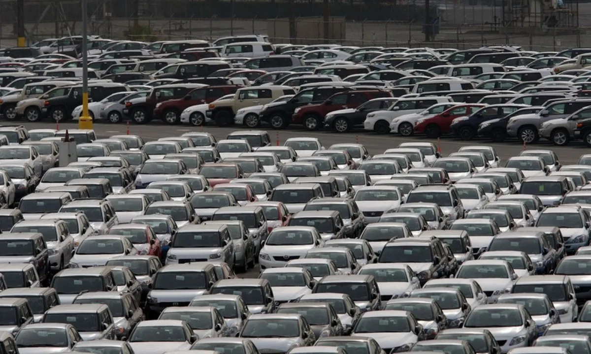 Thị trường ôtô Mỹ trước “cơn bão” thuế quan: Giá tăng, người mua chịu trận