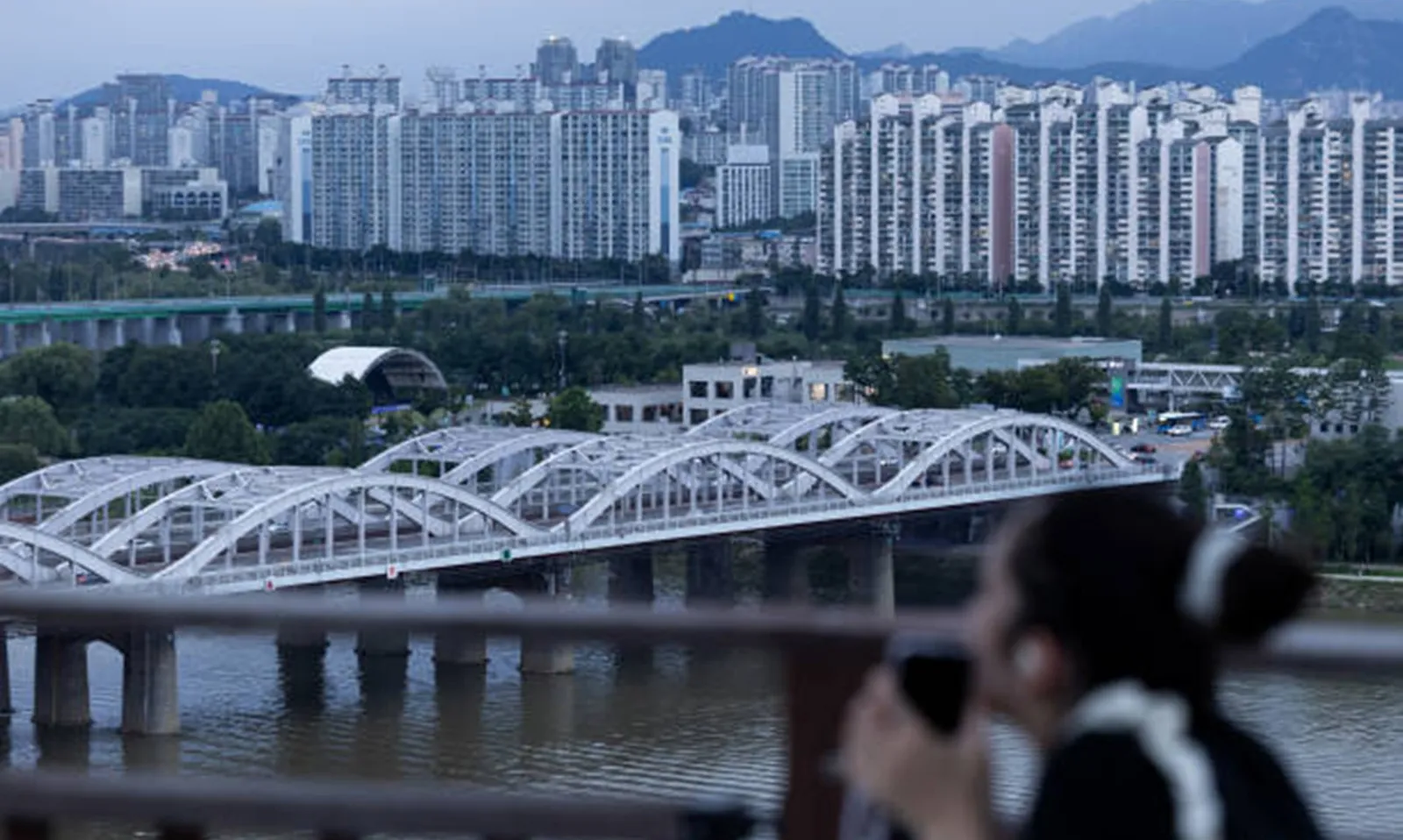 Hàn Quốc: Nợ công bình quân đầu người dự kiến tăng gấp 5 lần vào năm 2060