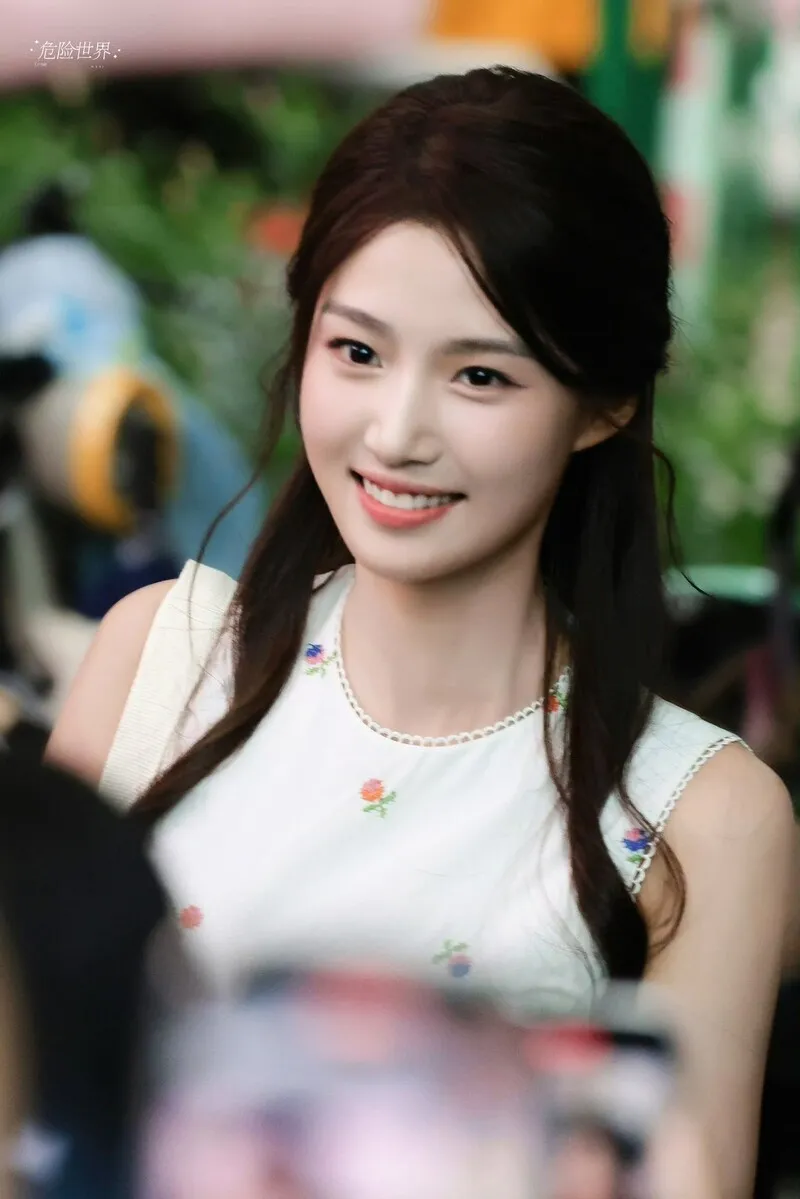 lu-duc-hieu-lot-xac-hinh-anh-ngoan-muc-nho-chiet-anh-trang (2)