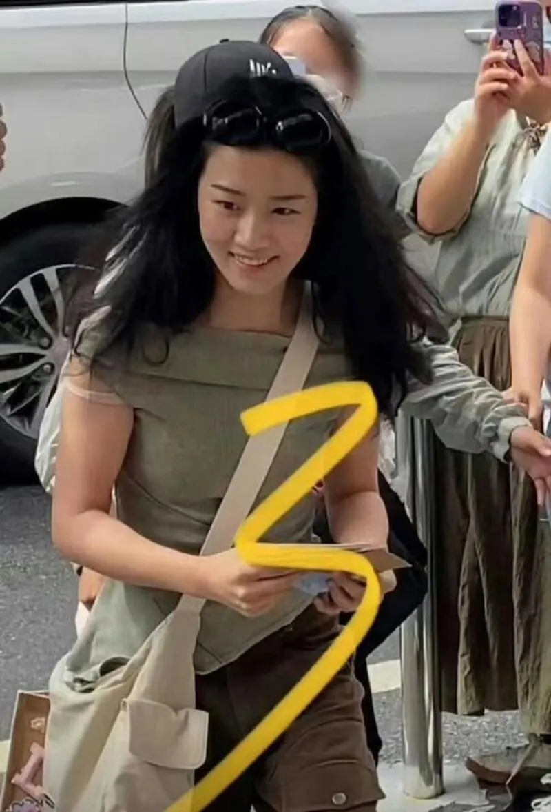 lu-duc-hieu-lot-xac-hinh-anh-ngoan-muc-nho-chiet-anh-trang (20)