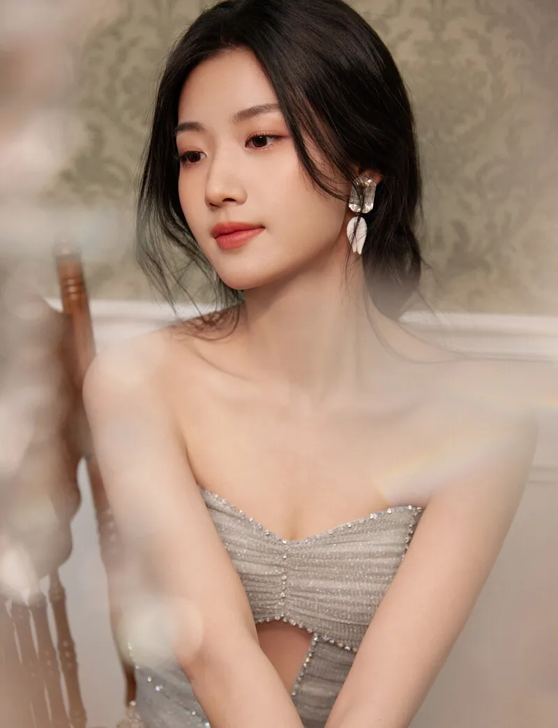 lu-duc-hieu-lot-xac-hinh-anh-ngoan-muc-nho-chiet-anh-trang (29)