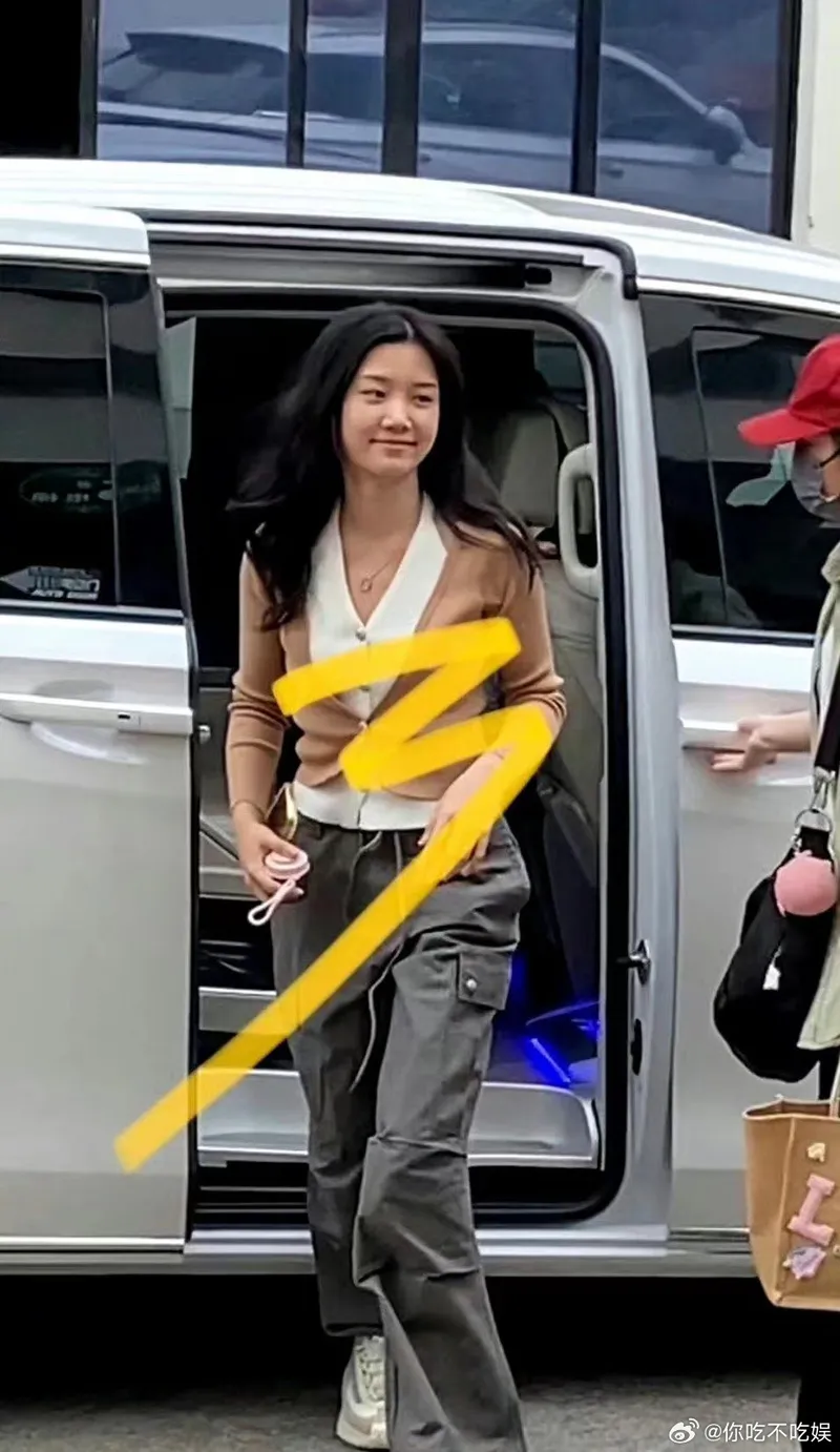 lu-duc-hieu-lot-xac-hinh-anh-ngoan-muc-nho-chiet-anh-trang (31)