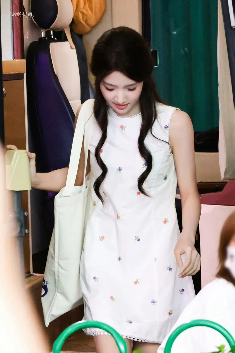 lu-duc-hieu-lot-xac-hinh-anh-ngoan-muc-nho-chiet-anh-trang (8)