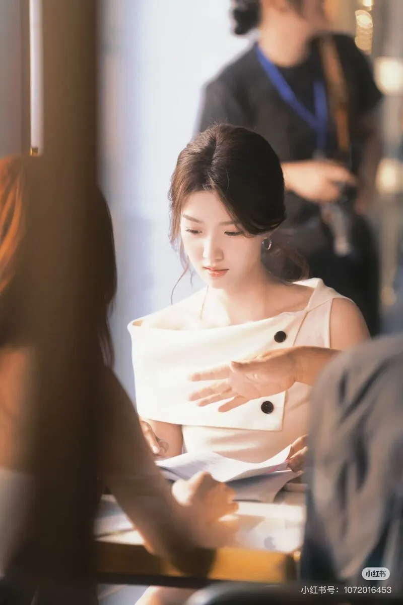 lu-duc-hieu-lot-xac-hinh-anh-ngoan-muc-nho-chiet-anh-trang (9)