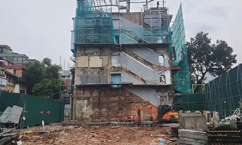 Tòa nhà Hàm cá mập đã bị phá dỡ chỉ còn là mặt bằng trống 