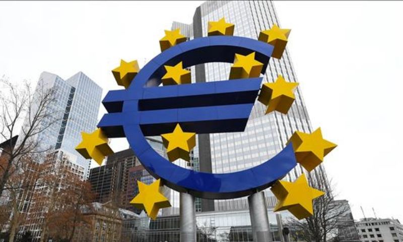 Eurozone tăng trưởng chậm vì thuế Mỹ