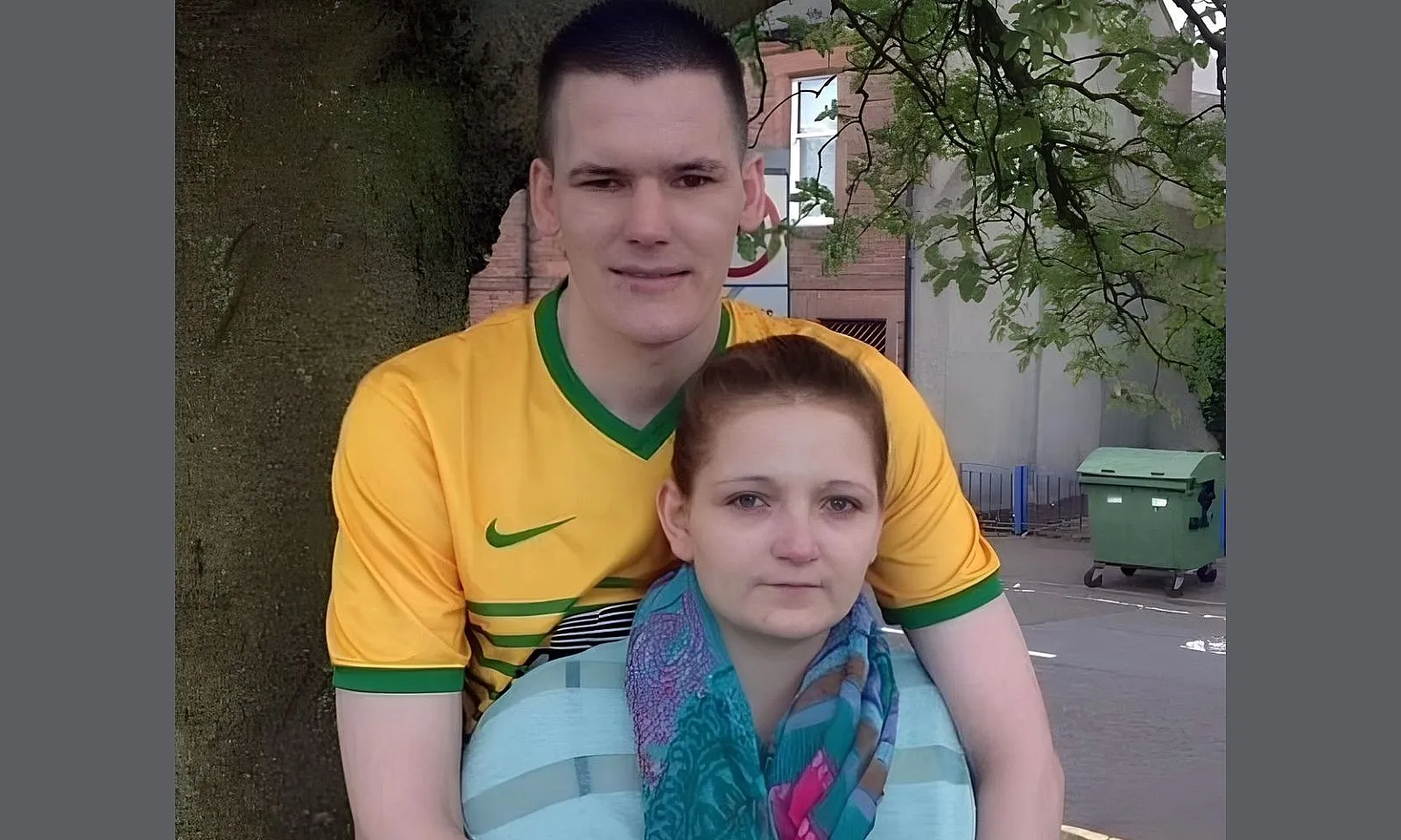 Người mẹ trẻ nhất nước Anh” mang thai lần thứ 5 ở tuổi 31