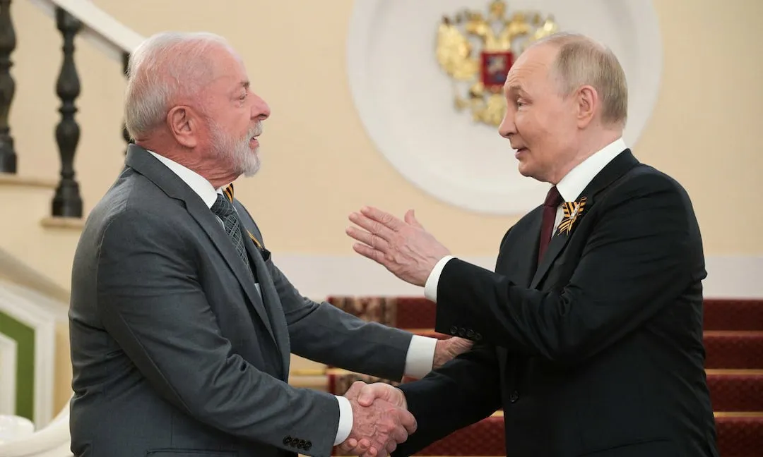 Tổng thống Brazil Lula điện đàm với Tổng thống Nga Putin