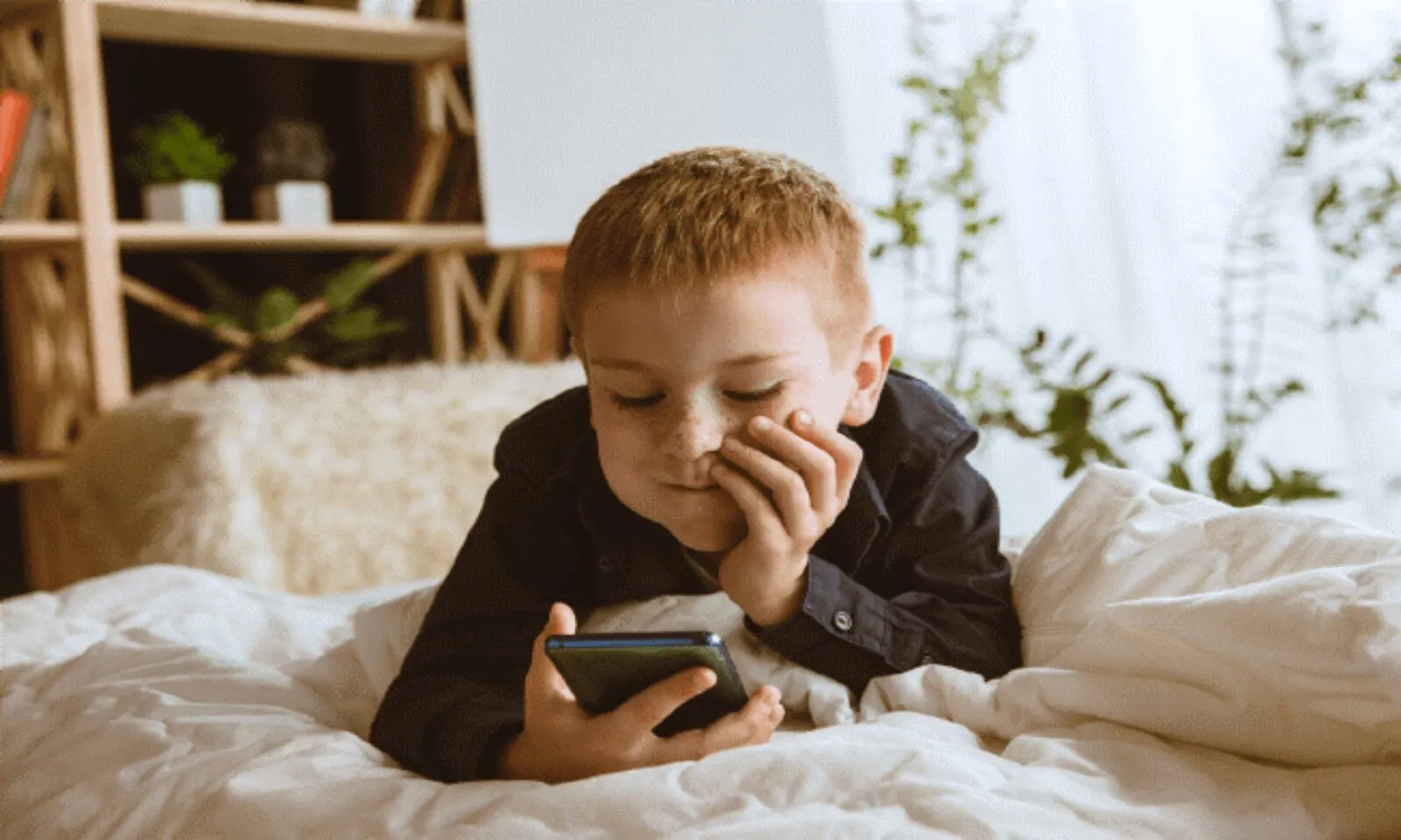 Các tác hại khi để trẻ nhỏ sử dụng điện thoại quá nhiều