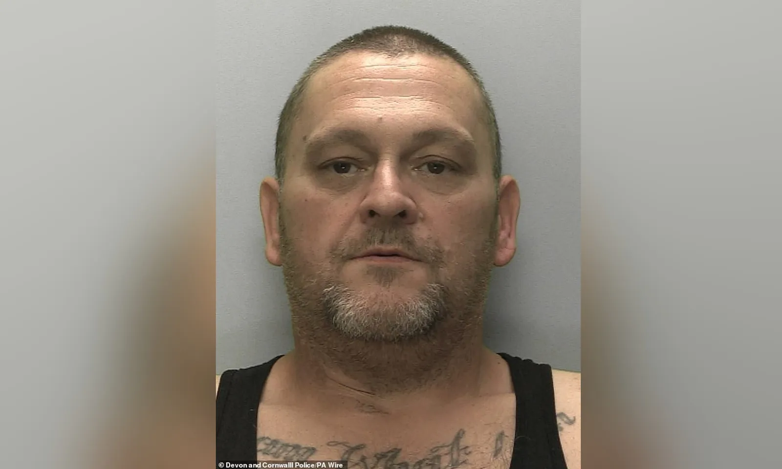 Người đàn ông sống cùng xác bạn gái cũ trong hơn 2 năm